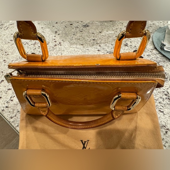 Vintage Louis Vuitton Yellow Vernis Forsythe (without scarf) - Picture 15 of 16